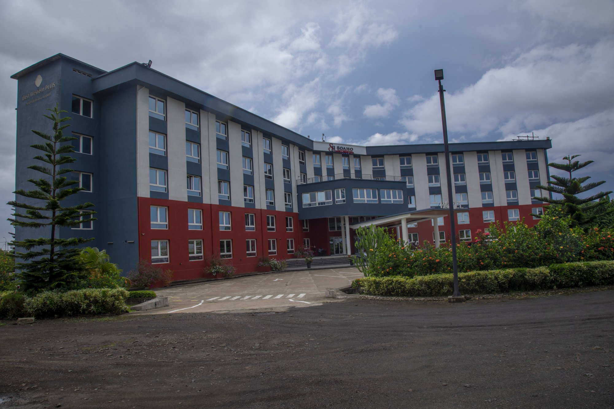 Façade SOAHO Douala Airport Hotel